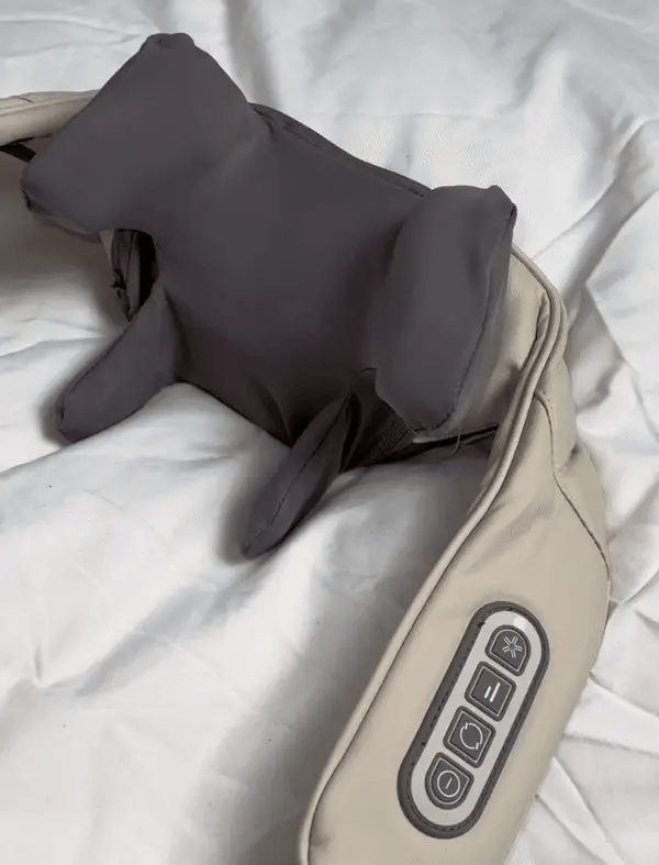 𝐄𝐚𝐬𝐲𝐂𝐨𝐦𝐟𝐨𝐫𝐭™ Neck & Shoulder Massager– جهاز تدليك الرقبة والكتف